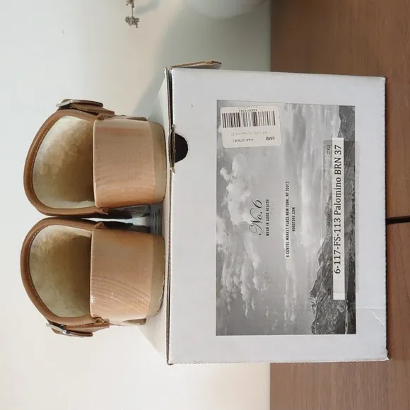 No. 6 clogs in palomino with shearling lining