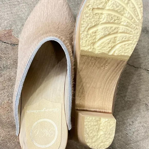 No 6 Old School Pony Hair Clogs