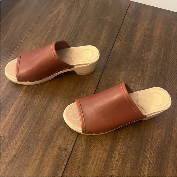 No.6 Daria Mid Heel Clogs sandals size 35 5