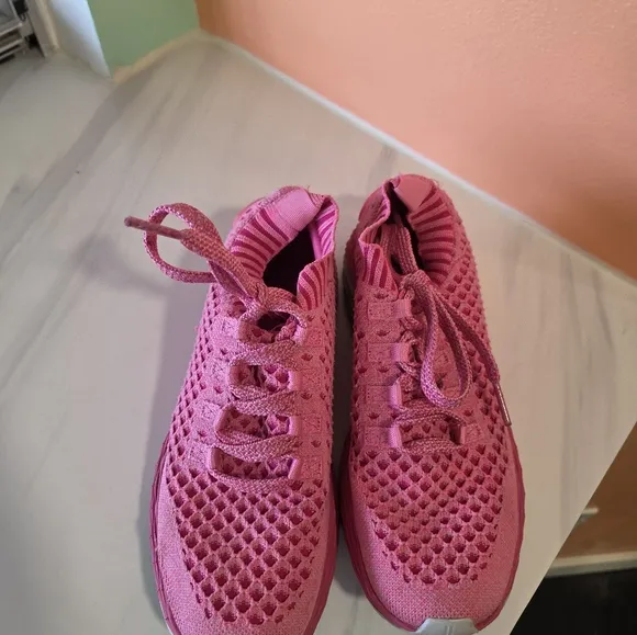 NOBULL 9.5 Knit Runners Pink Athletic Shoes Breathable Mesh Lightweight