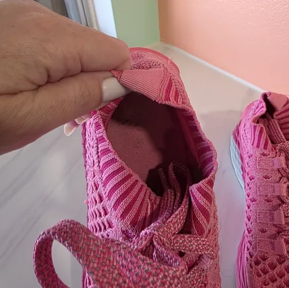 NOBULL 9.5 Knit Runners Pink Athletic Shoes Breathable Mesh Lightweight