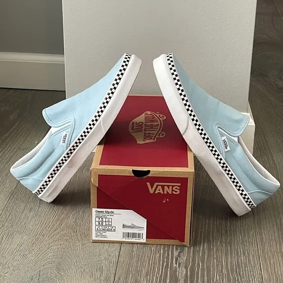 NW Box Vans Classic Slip-On in Cool Blue-Mens 7.5 / Women 9