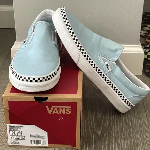 NW Box Vans Classic Slip-On in Cool Blue-Mens 7.5 / Women 9