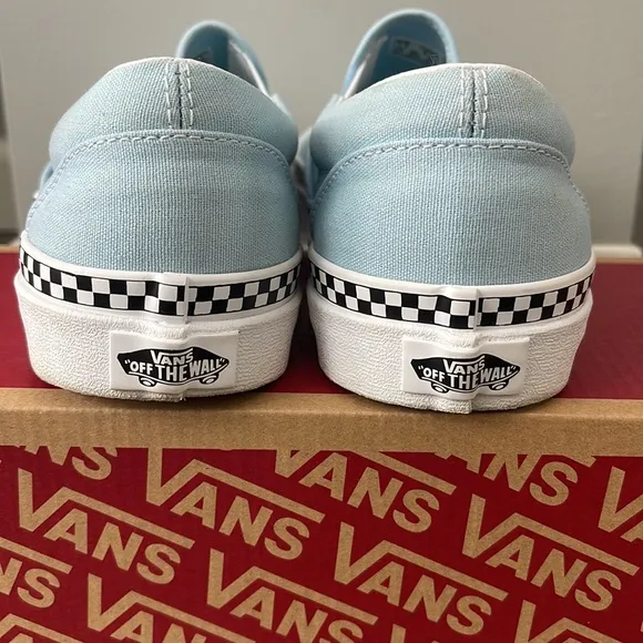 NW Box Vans Classic Slip-On in Cool Blue-Mens 7.5 / Women 9