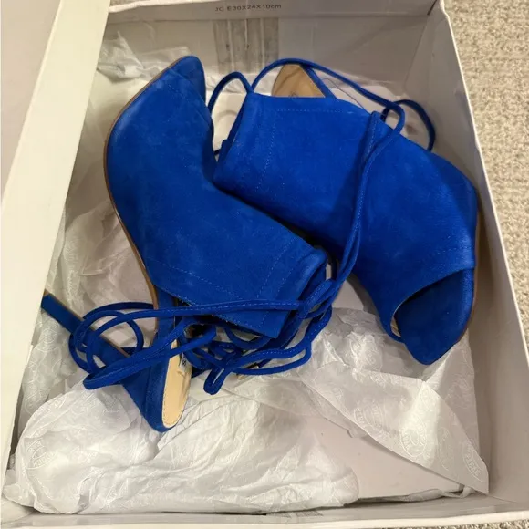 NWB Steve Madden 'Sophie' Blue Suede Ankle Wrap Lace-up Heels - Size: 6