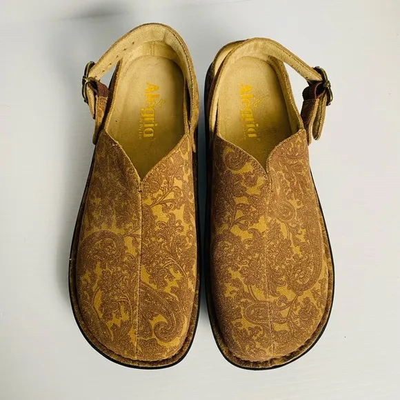 NWOB Alegria Leather Adjustable Backstrap Clogs Myrtle Peaceful Easy EU 39