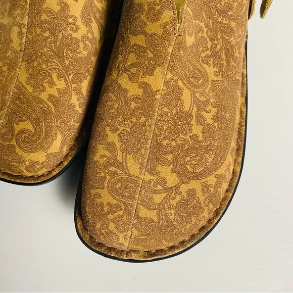 NWOB Alegria Leather Adjustable Backstrap Clogs Myrtle Peaceful Easy EU 39