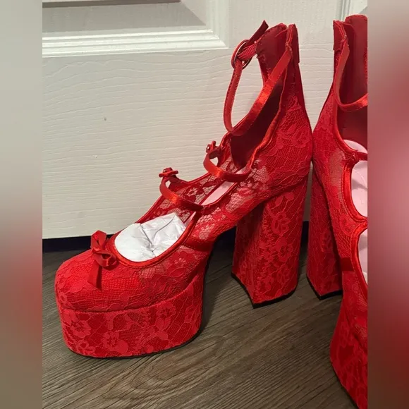NWOB Dolls Kill / Sugar Thrillz Love Smiling Melody Platform Heels