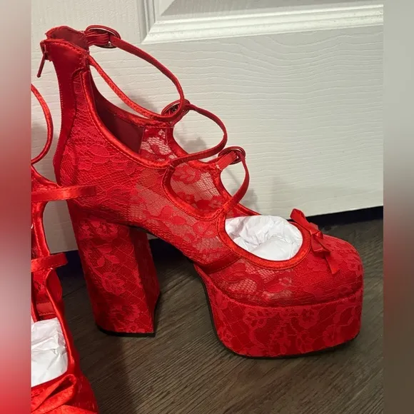 NWOB Dolls Kill / Sugar Thrillz Love Smiling Melody Platform Heels