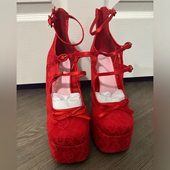 NWOB Dolls Kill / Sugar Thrillz Love Smiling Melody Platform Heels