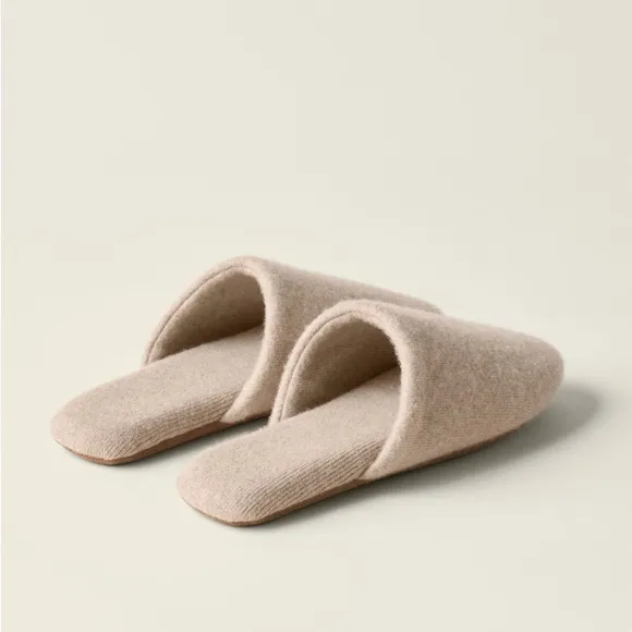 NWOB Garnet Hill Cozy Cashmere Slides Slippers in Oat Heather size M (8-9)