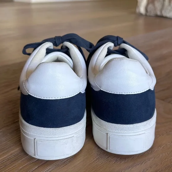 NWOB J Slides Gabbie Sneaker in White and Navy
