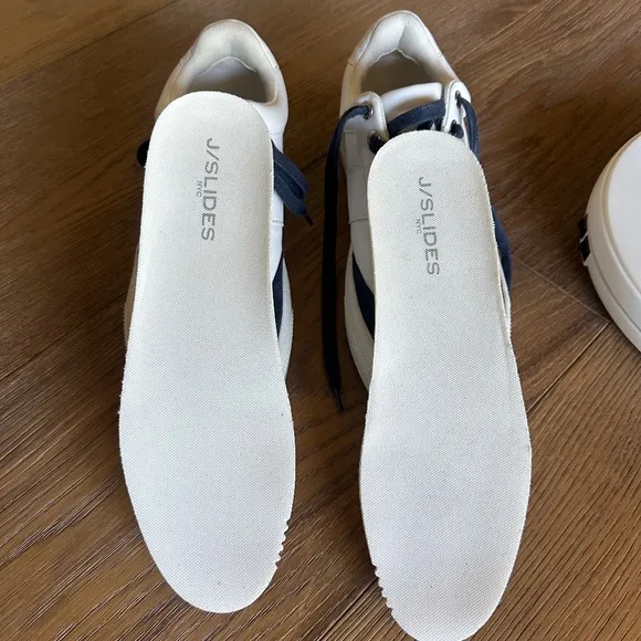 NWOB J Slides Gabbie Sneaker in White and Navy
