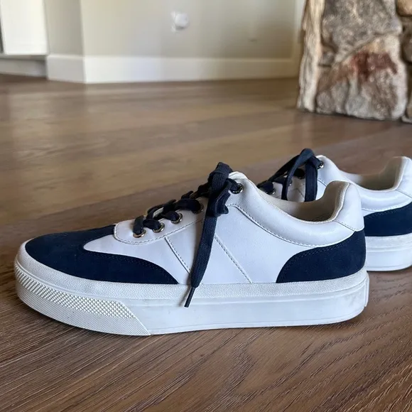 NWOB J Slides Gabbie Sneaker in White and Navy