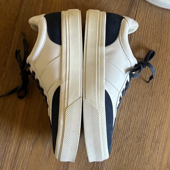 NWOB J Slides Gabbie Sneaker in White and Navy