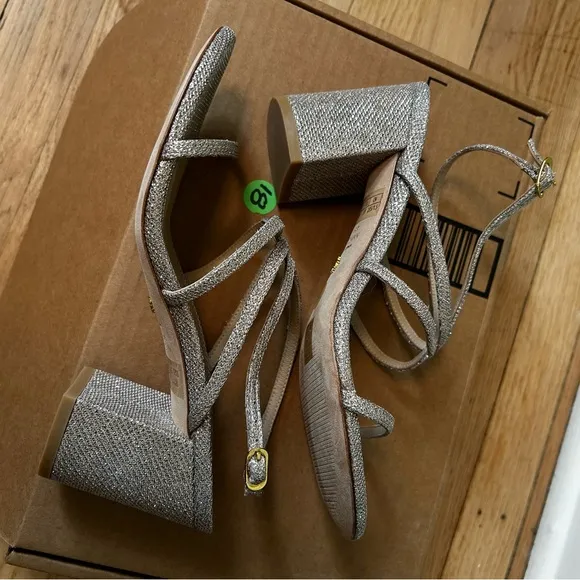 NWOB Stuart weitzman barelythere 75 block sandle poudre silver heels size 6.5B
