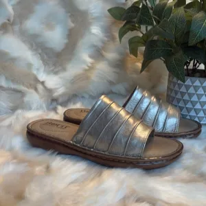NWOB - Vintage Born Gold Leather Slides - Size 7