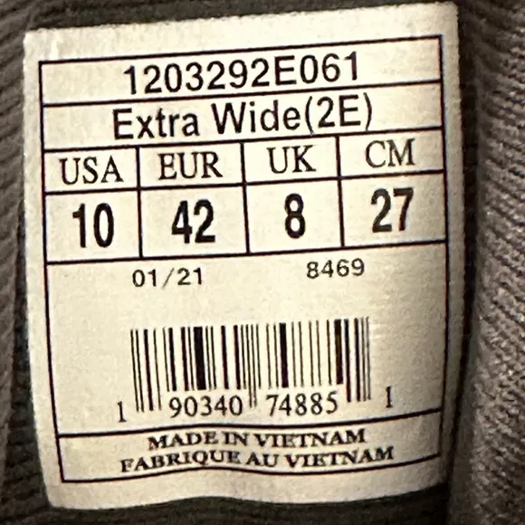 NWOB Women’s BROOKS ADRENALINE GTS 21:SZ 10 (2E) RUNNING SHOES