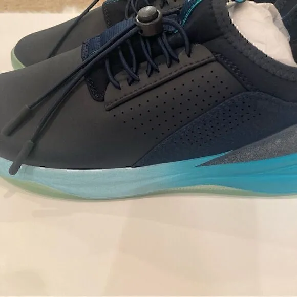 NWOB Clove Limited Edition Sneaker in Aqua Blue Size 9.5