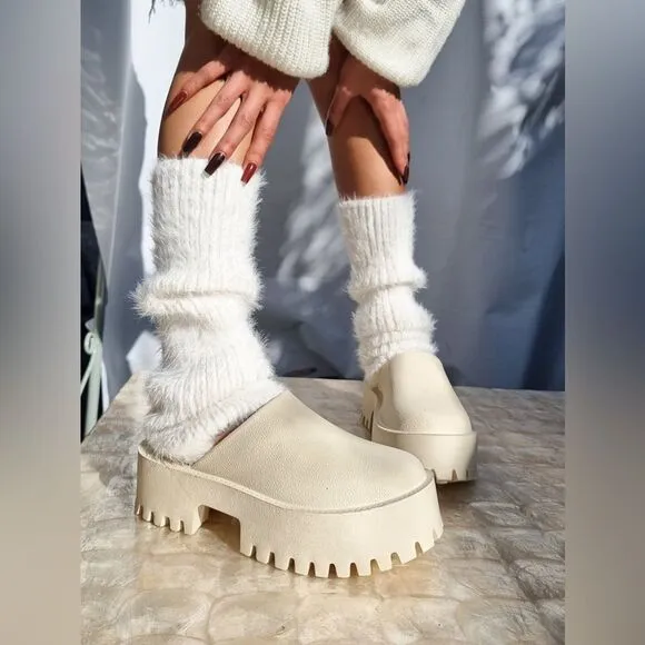 NWOB Jeffrey Campbell Clogge Rubber Platform Clogs in Sea Salt/Beige size 7