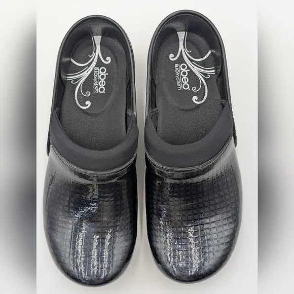 NWOT ABEO Biosystem Ellie Black Patent Leather Clogs Slip Resistant - Size 6.5 N