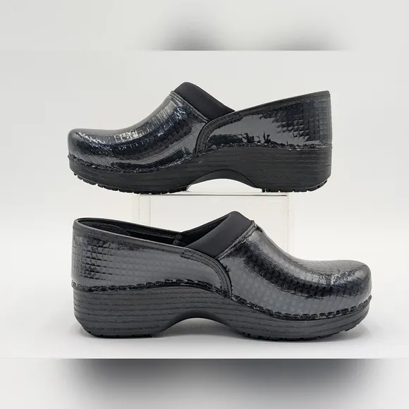 NWOT ABEO Biosystem Ellie Black Patent Leather Clogs Slip Resistant - Size 6.5 N