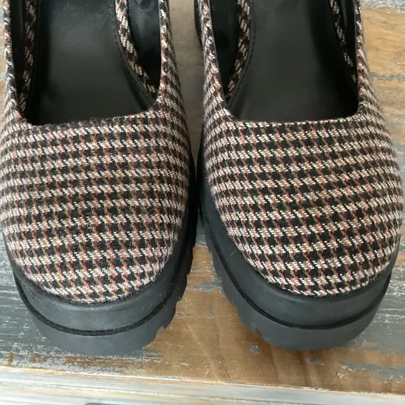 NWOT Adorable block heel houndstooth heels by Steve Madden