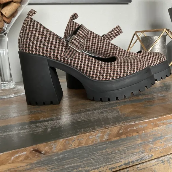 NWOT Adorable block heel houndstooth heels by Steve Madden