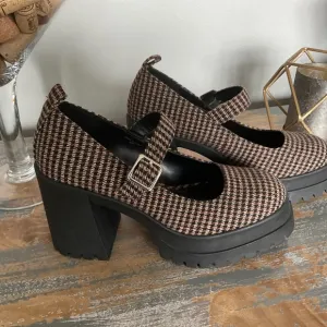 NWOT Adorable block heel houndstooth heels by Steve Madden