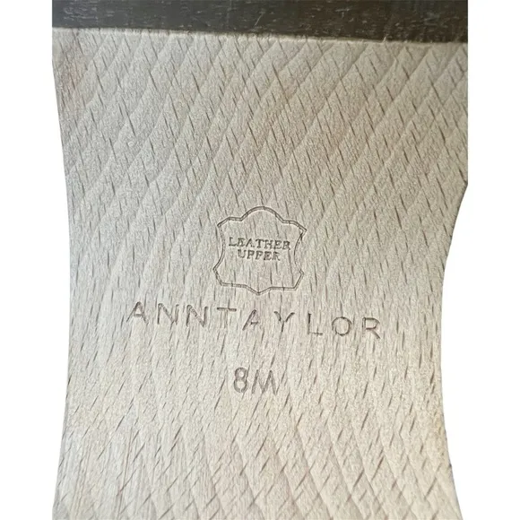 NWOT Ann Taylor Chain Leather Clog Slides in Dominican Sand Quiet Luxury Size 8
