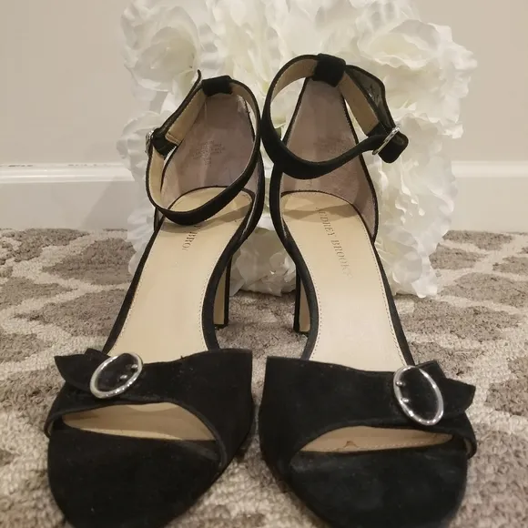 NWOT Audrey brooke black suede strappy heels