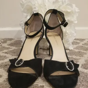 NWOT Audrey brooke black suede strappy heels