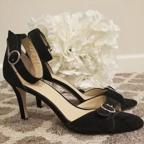 NWOT Audrey brooke black suede strappy heels