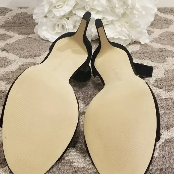 NWOT Audrey brooke black suede strappy heels