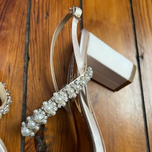 NWOT Badgley Mischka Natasha Soft Nude Light Pink Pearl Crystal Block Heels 8