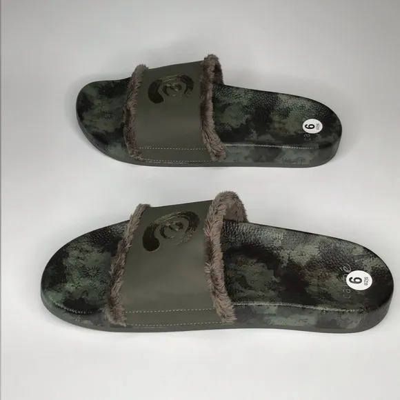 NWOT CALME by JOHNNY WAS Space Camo Slides.