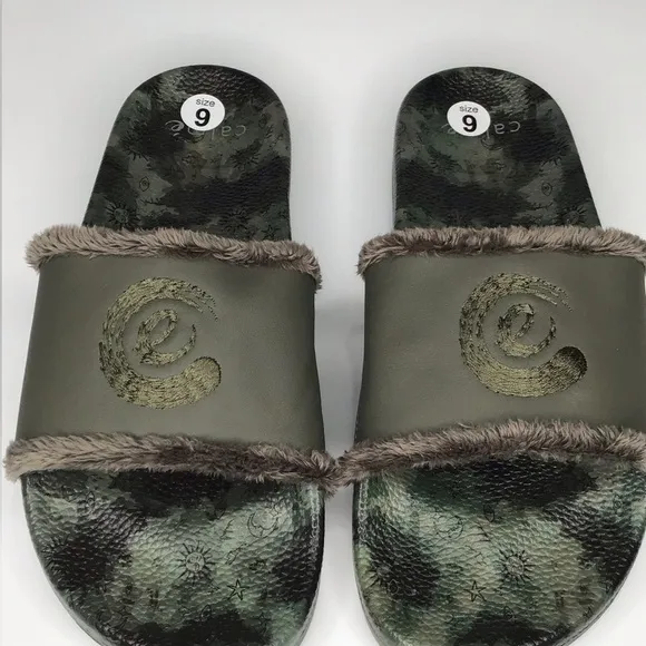 NWOT CALME by JOHNNY WAS Space Camo Slides.