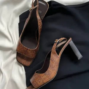NWOT Coach Black &amp; Brown Snake Skin Heels ✨