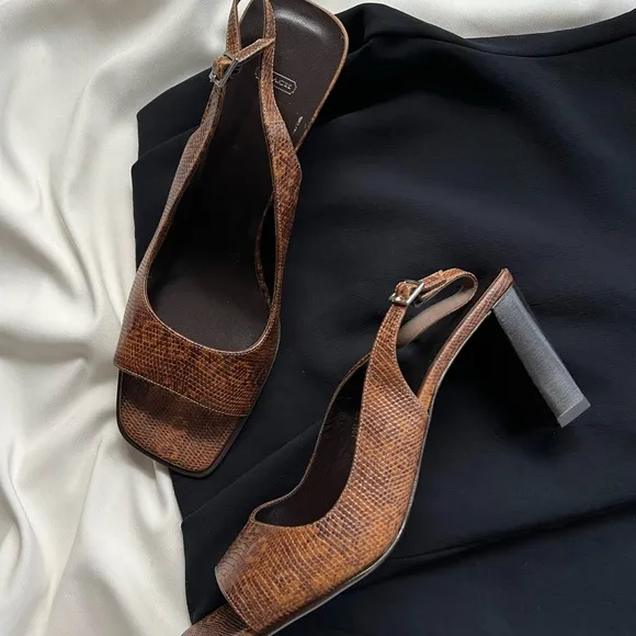 NWOT Coach Black &amp; Brown Snake Skin Heels ✨