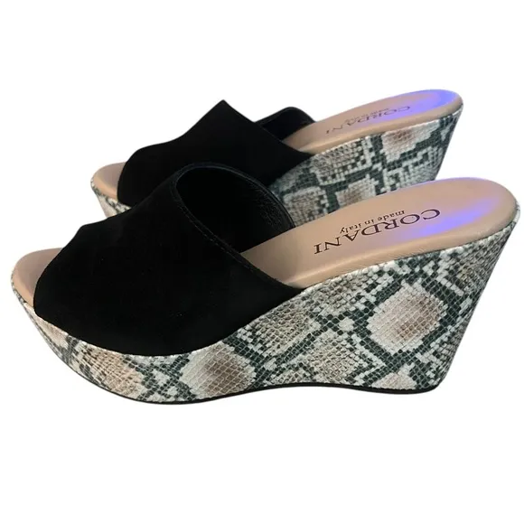NWOT Cordani Helena Black Suede Platform Slides – Sz 8.5