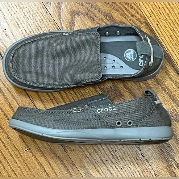NWOT Crocs Canvas Loafer, Gray