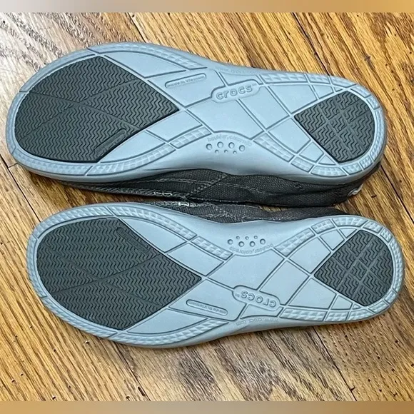 NWOT Crocs Canvas Loafer, Gray