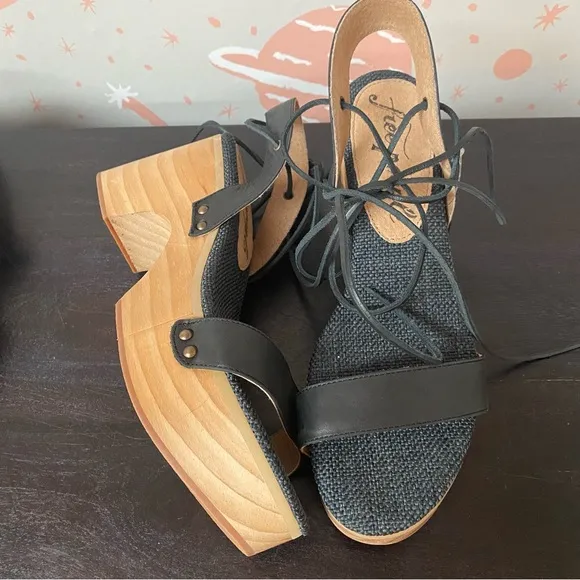 NWOT Free People Block Sandal Heels size 8