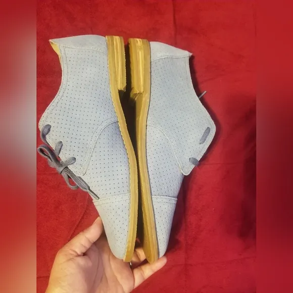 NWOT Hush Puppies Frost Gray Perforated Aiden Clever Suede Oxford