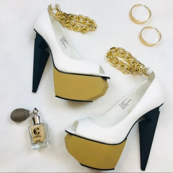 NWOT Privileged &quot;Mercer&quot; Platform Chain Heels