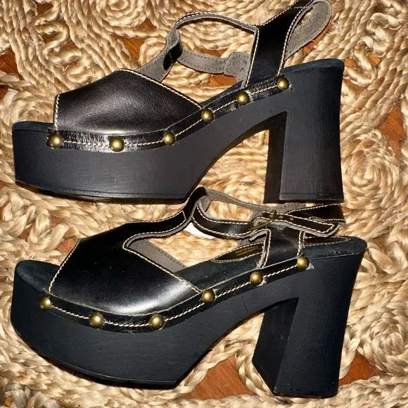 NWOT Sbicca Vintage Collection Leather Open Toe Chunky Black Heels, Size 10‎