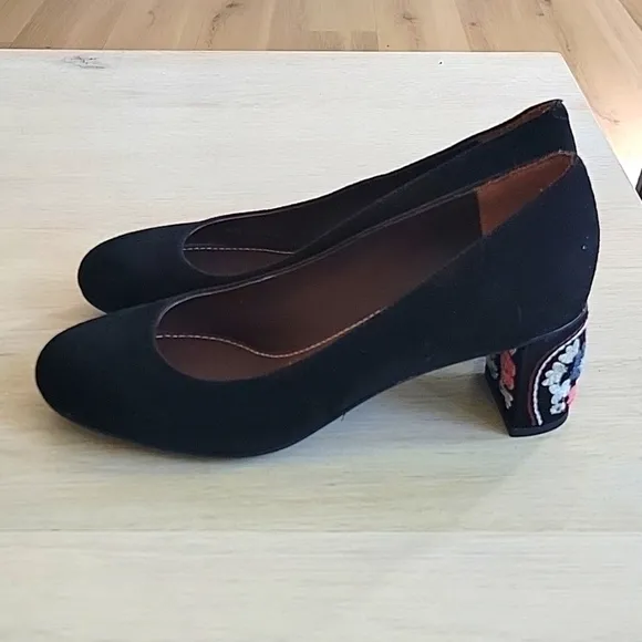 NWOT See by Chloe Black Suede Embroidered Block Heels
