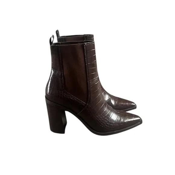NWOT Steve Madden Akori Brown Crocodile Chelsea Bootie