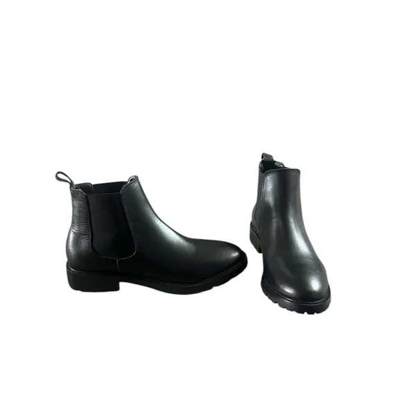 NWOT Steve Madden Women’s Leopold Chelsea Boot