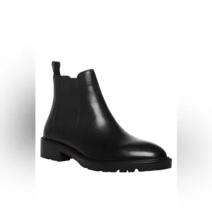 NWOT Steve Madden Women’s Leopold Chelsea Boot